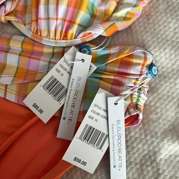 Bleu Rod Beattie Hip To Be Square Ruffle Off the Shoulder Top and Bottom - Picture 12 of 12